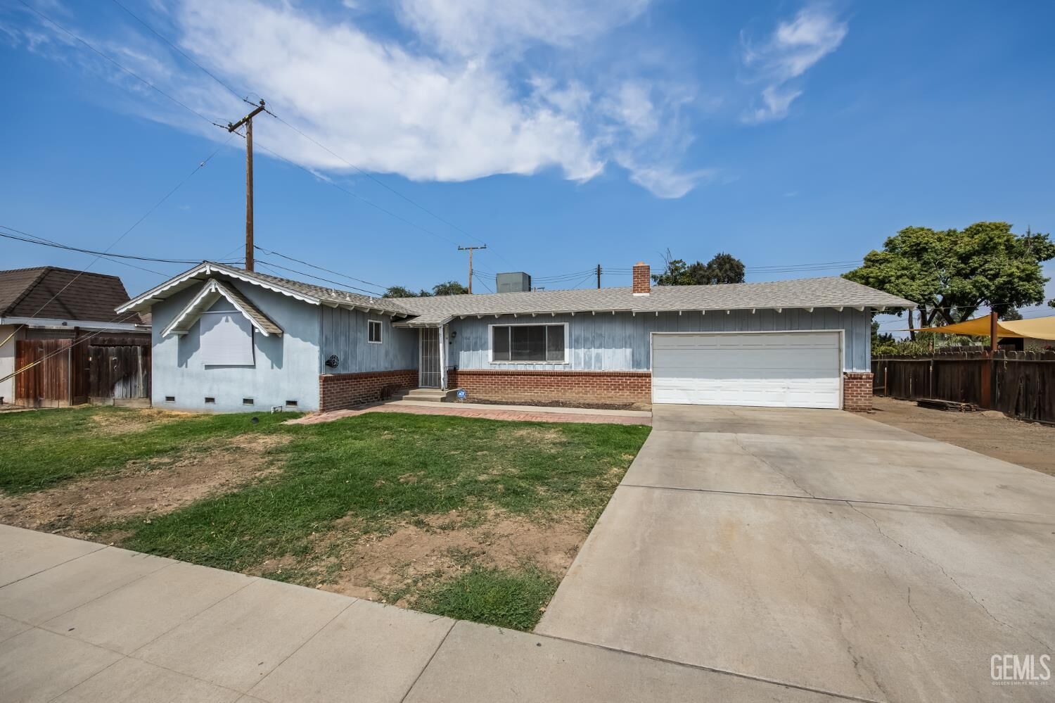 Property Photo:  1612 W Caldwell  CA 93277 