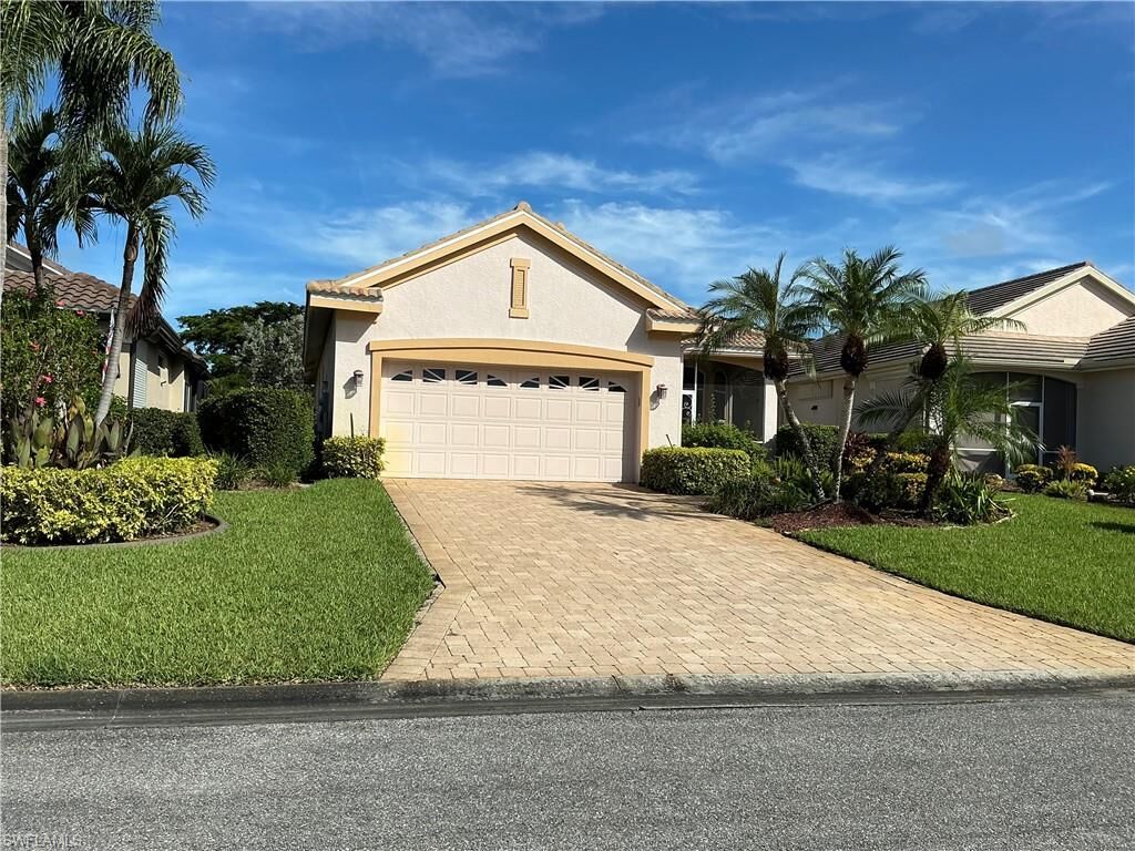Property Photo: 2097 Oxford Ridge Cir FL 33973