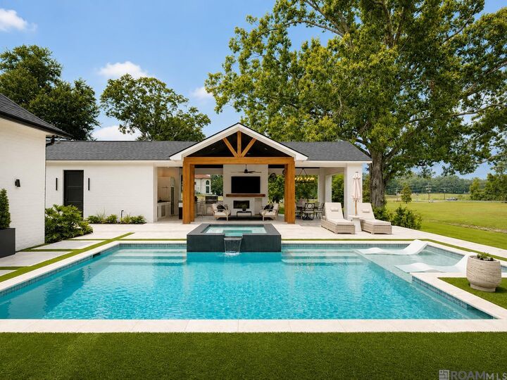 Property Photo: 170 Fulwar Skipwith Rd LA 70810