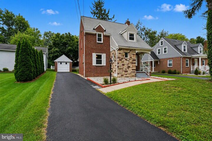 Property Photo: 2929 Locust Lane PA 17109