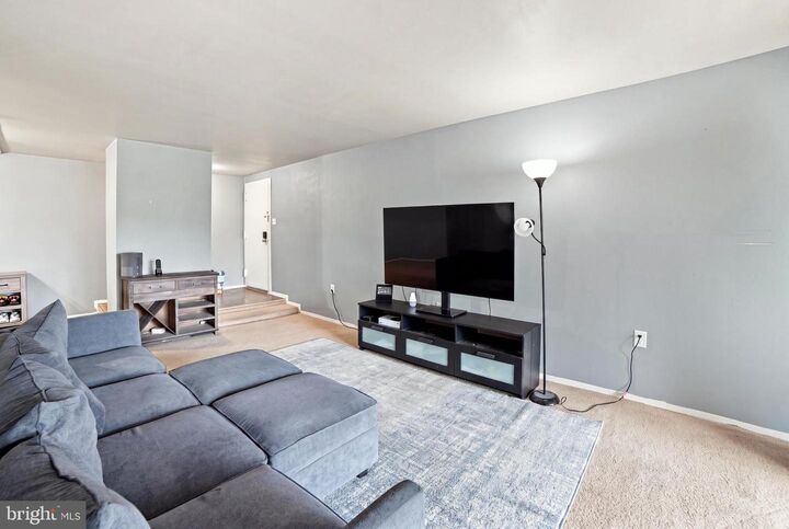 Property Photo:  402 Girard Street 9  MD 20877 