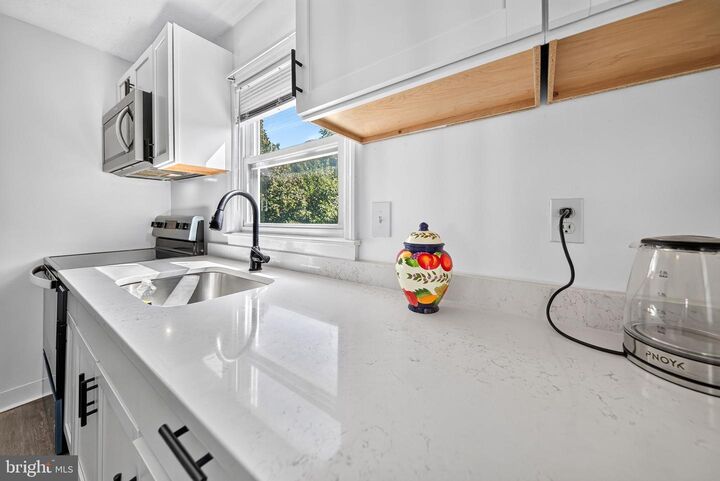 Property Photo:  637 Manassas Avenue  VA 22630 