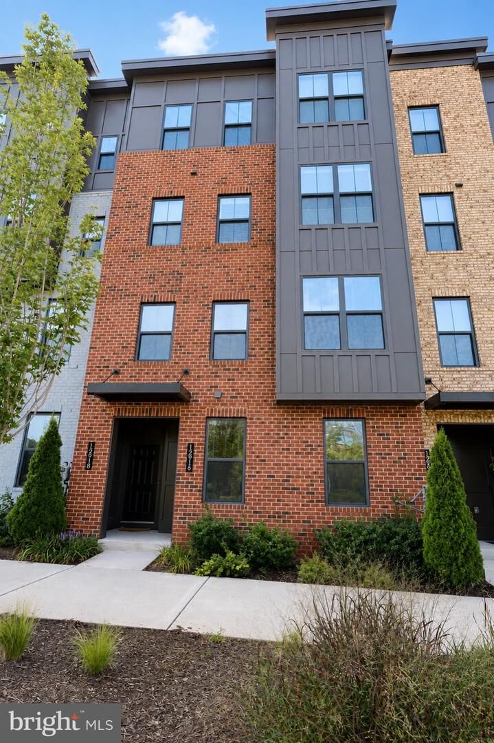 Property Photo:  12916 Sunrise Ridge Alley 63  VA 20171 