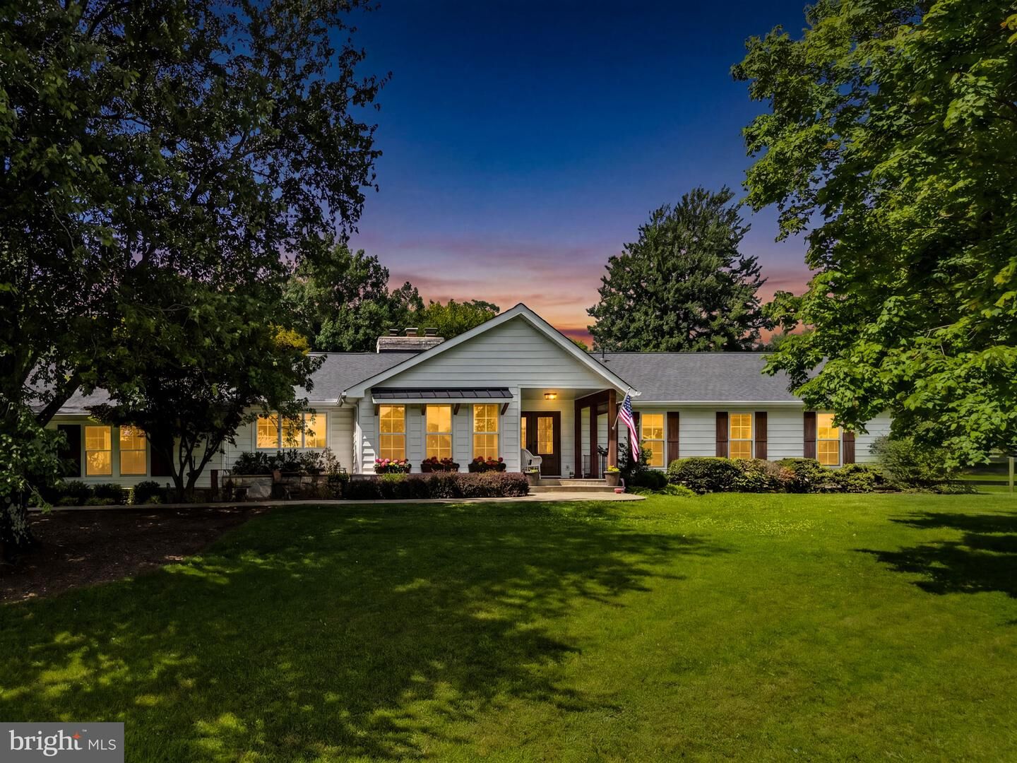 Property Photo: 34994 Williams Gap Road VA 20141