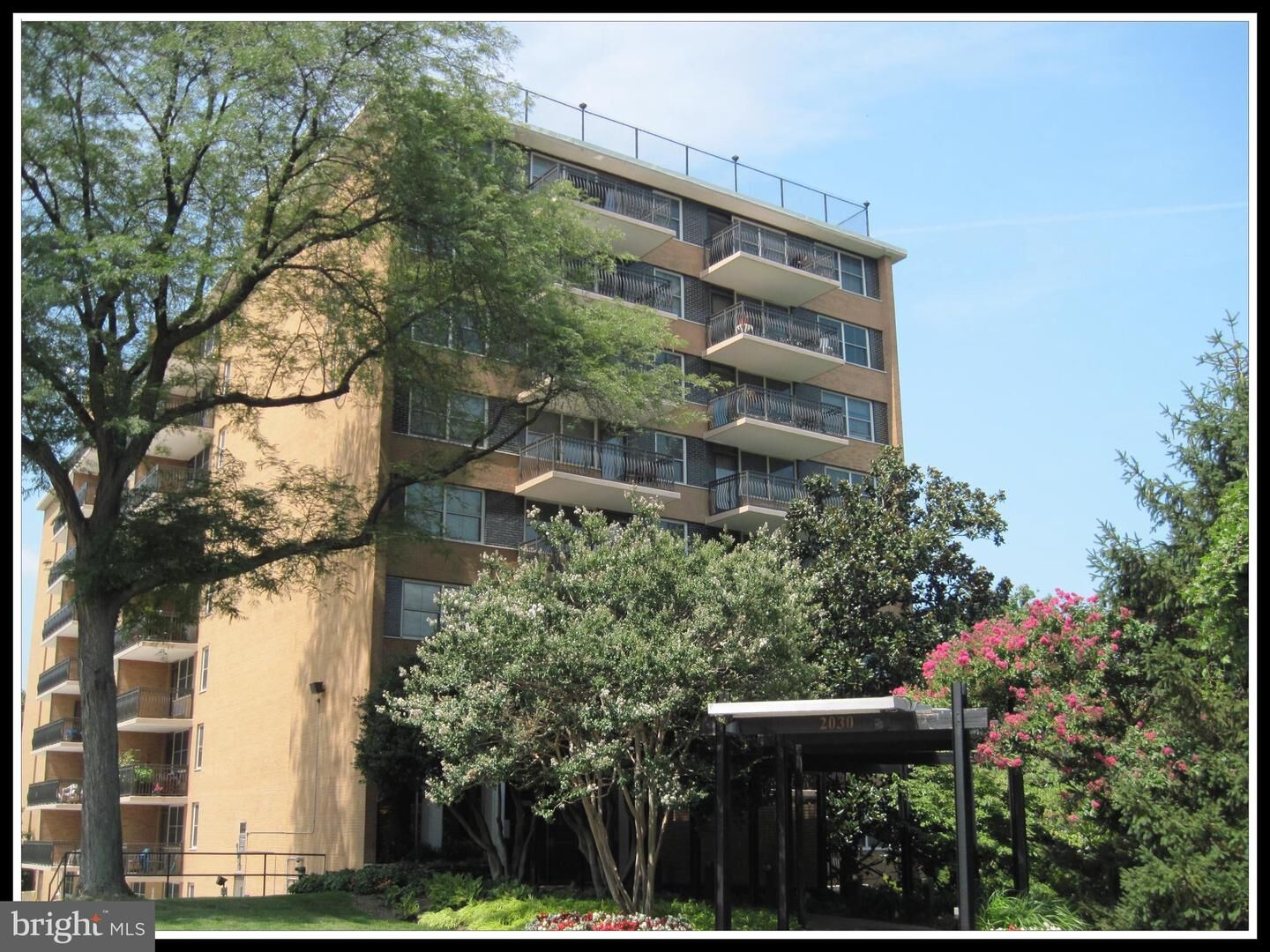 Property Photo: 2030 N Adams Street 910 VA 22201