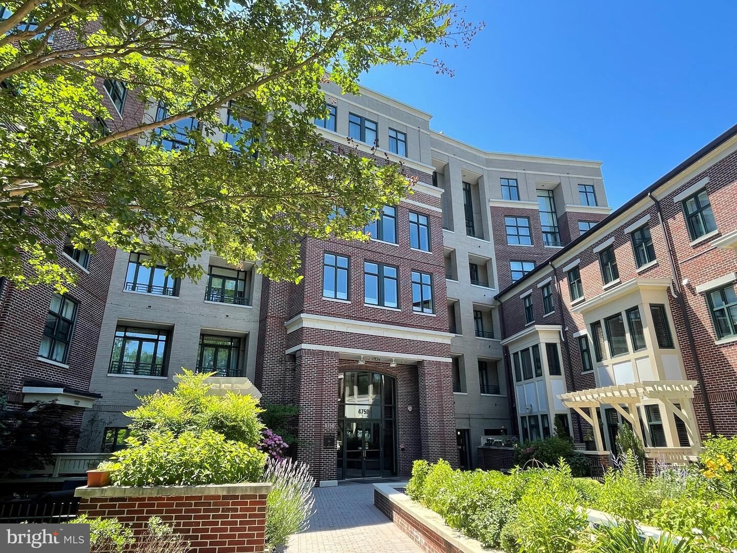 Property Photo: 4750 41st Street NW 507 DC 20016