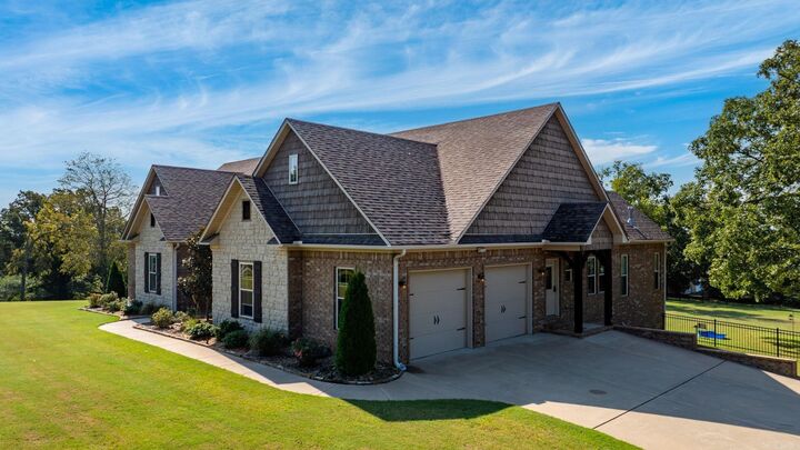 Property Photo: 4 Woodridge Drive AR 72058