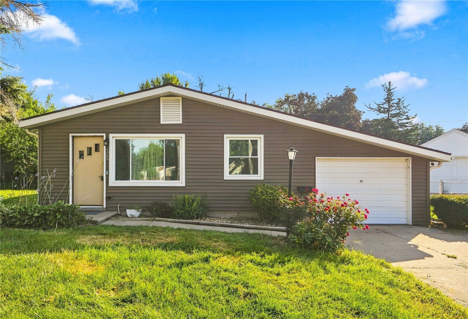 Property Photo:  1360 Starry Drive  IA 52302 