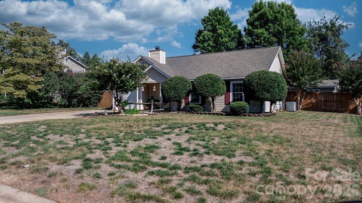 Property Photo:  16522 Glenfurness Drive  NC 28078 