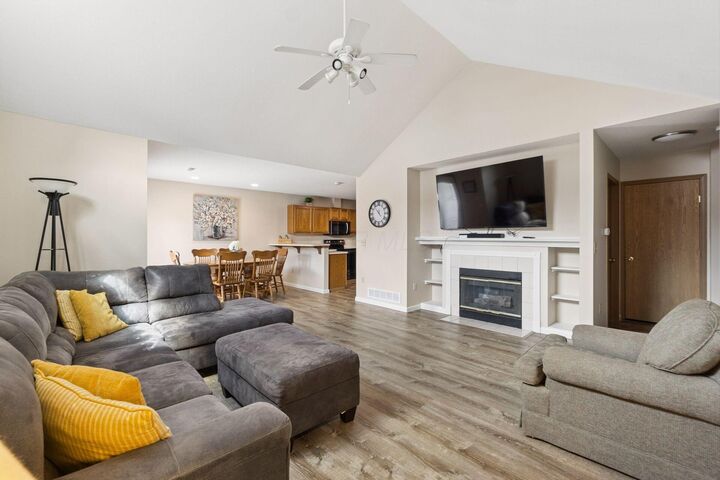 Property Photo:  7830 Meadowlark S Lane  OH 43068 