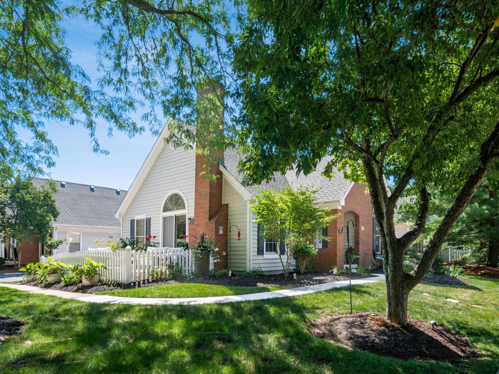 Property Photo: 3678 Lakestone Circle OH 43026