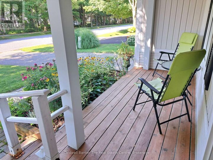Property Photo: 76 Pine Ridge Gate ON P1P 1Y4