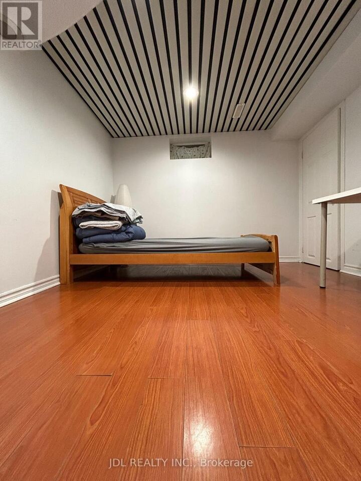 Property Photo:  44 Glencoyne Cres Crescent  ON M1W 2Z2 