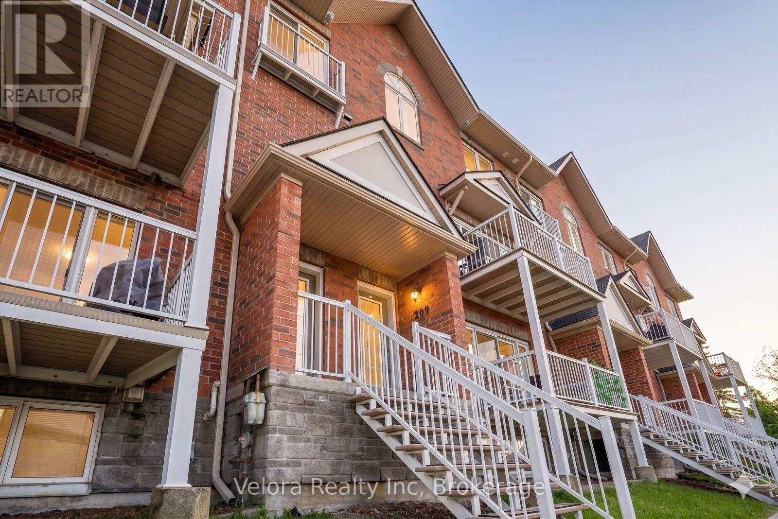 Property Photo:  3275 Saint Joseph Boulevard 209  ON K1E 3Y3 