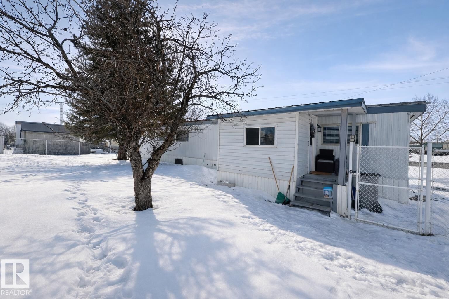 Property Photo:  #44 9501 104 Ave  AB T7P 1M7 