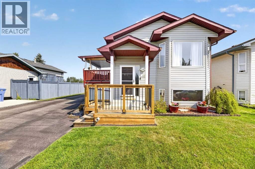 Property Photo: 132 Meadowpark Drive AB T0M 0N0