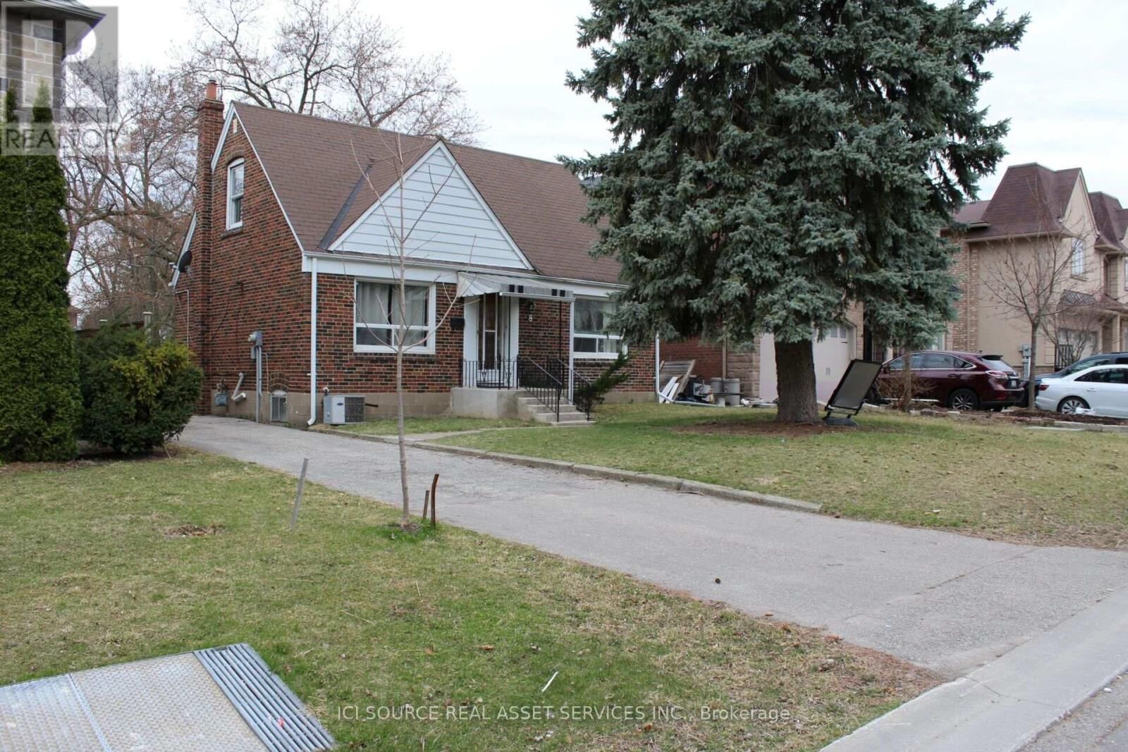 Property Photo: 8 Talbot Road ON M2N 2S9