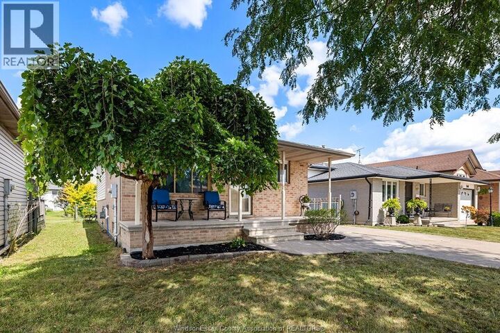 Property Photo:  1630 Blue Spring  ON N8W 5L2 
