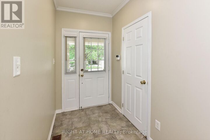 Property Photo:  118 Braddock Private  ON K2J 0E6 