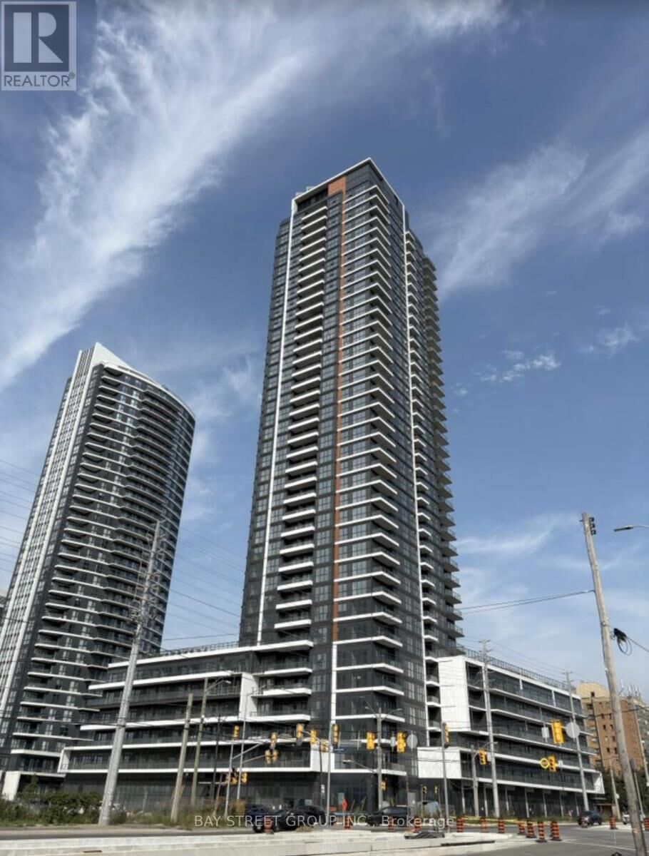 Property Photo: 15 Watergarden Drive 606 ON L5R 0H4