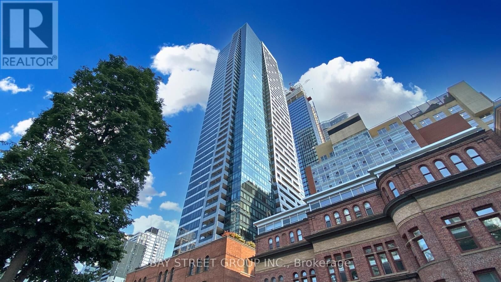 Property Photo: 5 St. Joseph Street 3905 ON M4Y 0B6