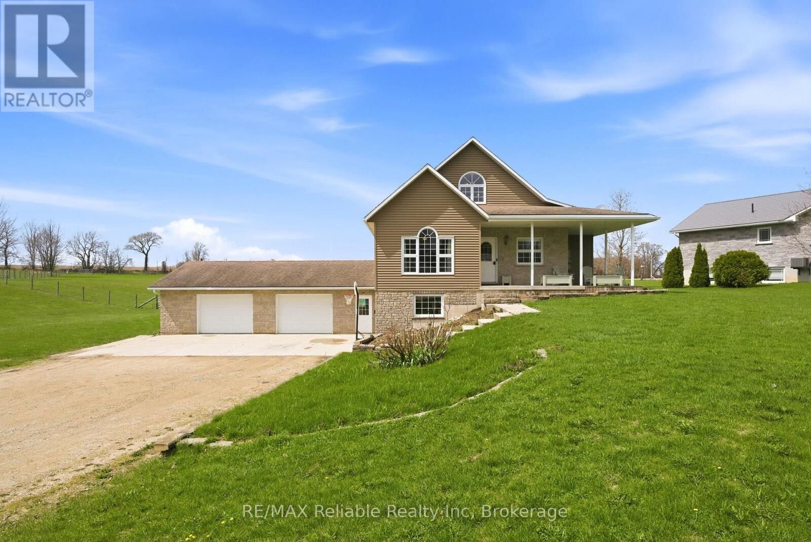 Property Photo:  69 Queen Street  ON N0G 1G0 
