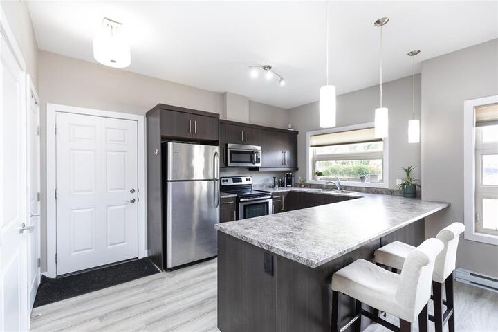 Property Photo: 1106 Dawson Road MB R5K 0A3