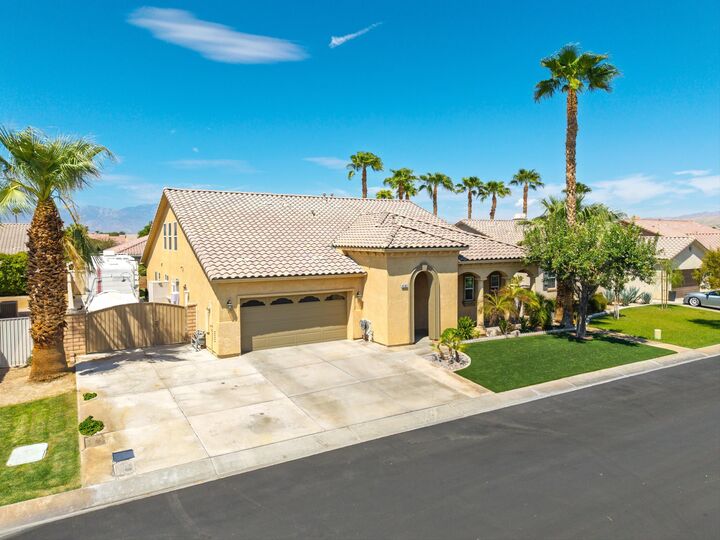 Property Photo:  41367 Farmer Court  CA 92203 