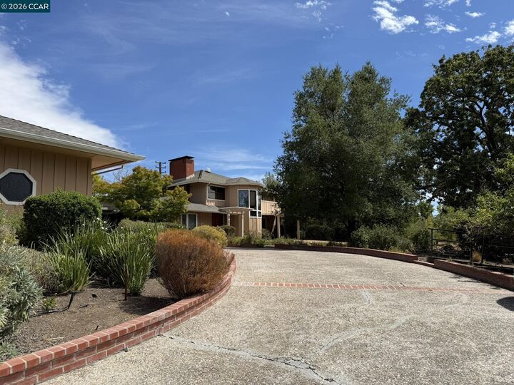 Property Photo: 3611 Vista Charonoaks CA 94598