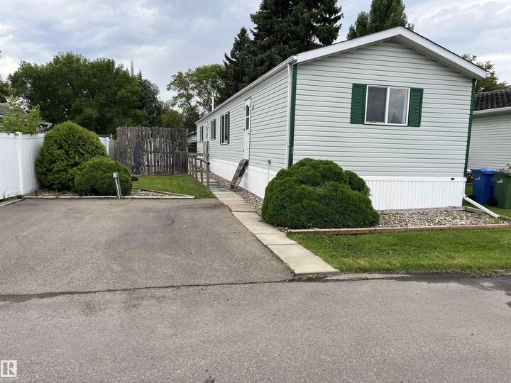 Property Photo:  1 Willow Park Estates  AB T9E 5P7 