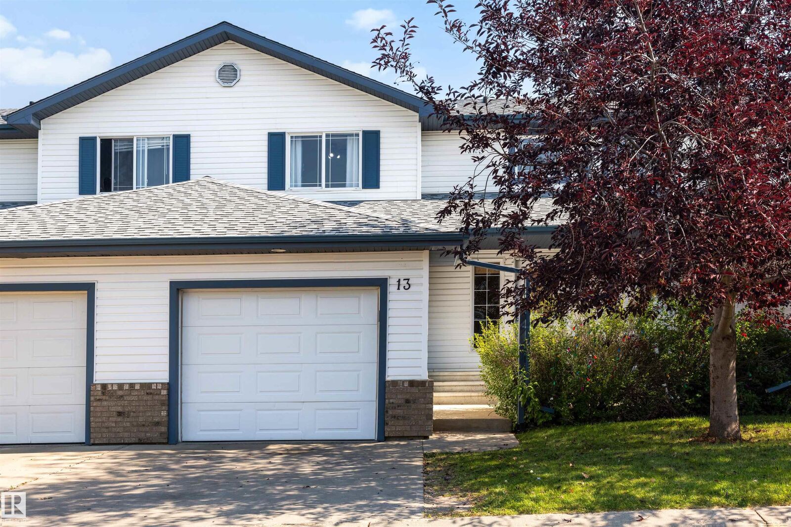 Property Photo:  450 Hyndman Crescent NW 13  AB T5A 0E2 