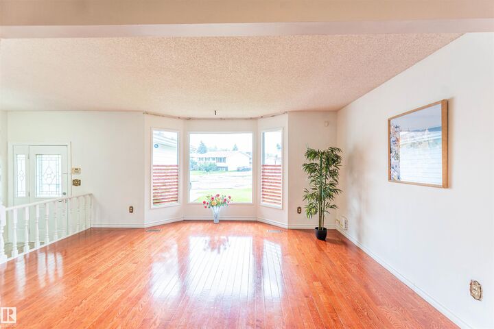 Property Photo:  16524 116 Street NW  AB T5X 3T8 
