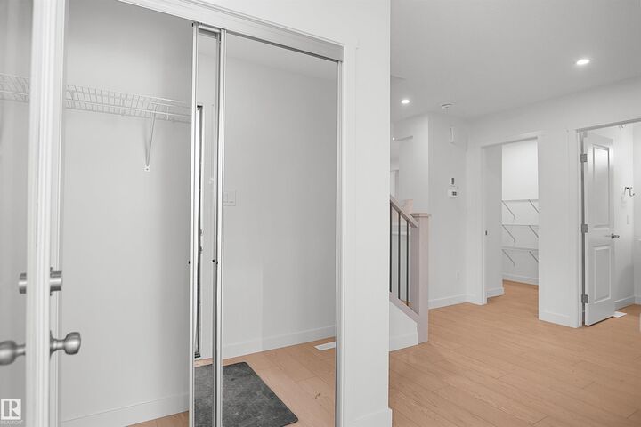 Property Photo:  1721 8 Street NW  AB T6T 2X9 