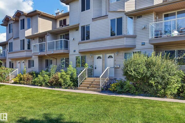 Property Photo:  2505 42 Street NW 3  AB T6L 7G8 