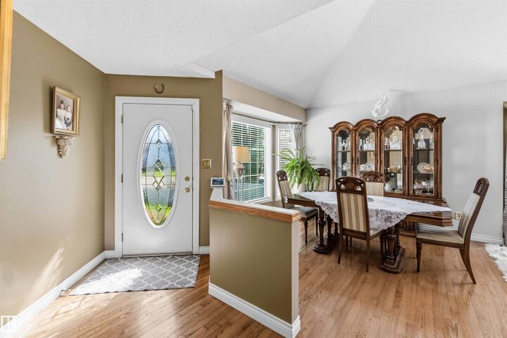 Property Photo: 522 Klarvatten Lake Wynd NW AB T5Z 3E4