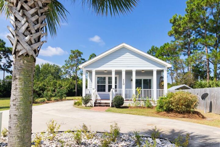 Property Photo:  110 Monroe Ct  FL 32456 