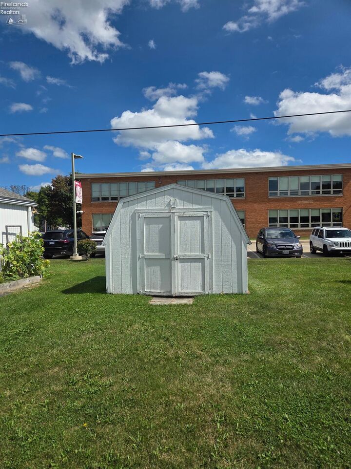 Property Photo:  609 Clinton Street  OH 43452 