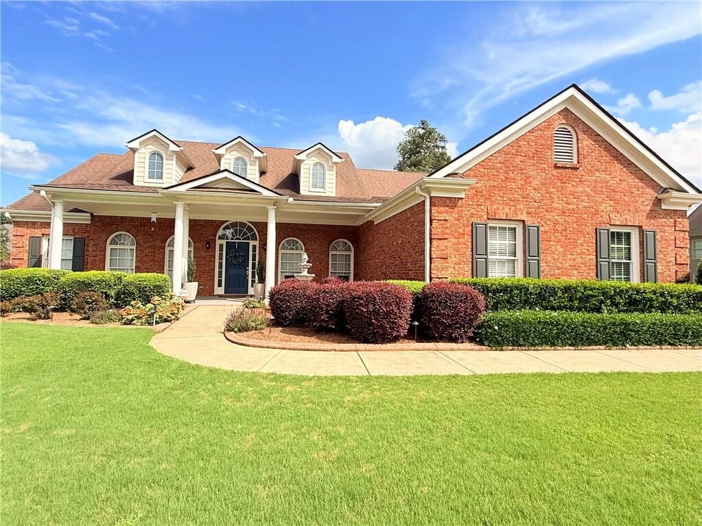 Property Photo: 1353 Arbor Bluff Court GA 30045
