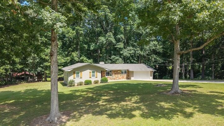 Property Photo:  215 Eldorado Drive  GA 30116 