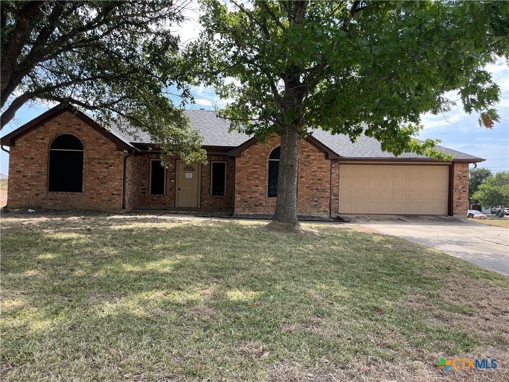 Property Photo:  3905 Neches Circle  TX 76504 