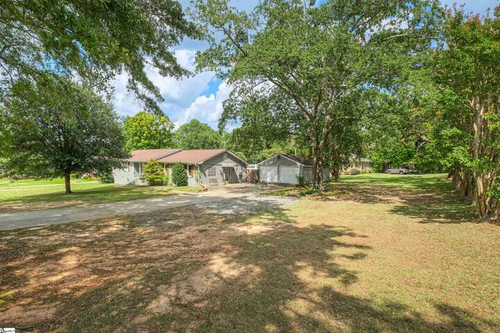 Property Photo: 202 N Pine Lake Drive SC 29301