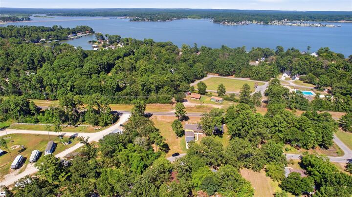 Property Photo: 340 Oak Ridge Drive TX 77360