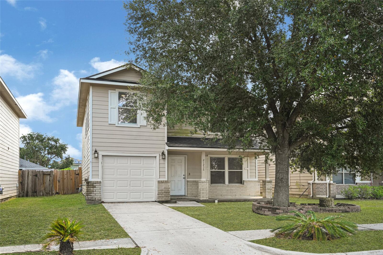 Property Photo: 21238 Wortham Oaks Drive TX 77338
