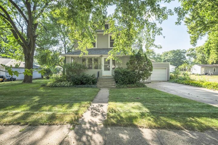 Property Photo: 303 N Lincoln Avenue IA 51342