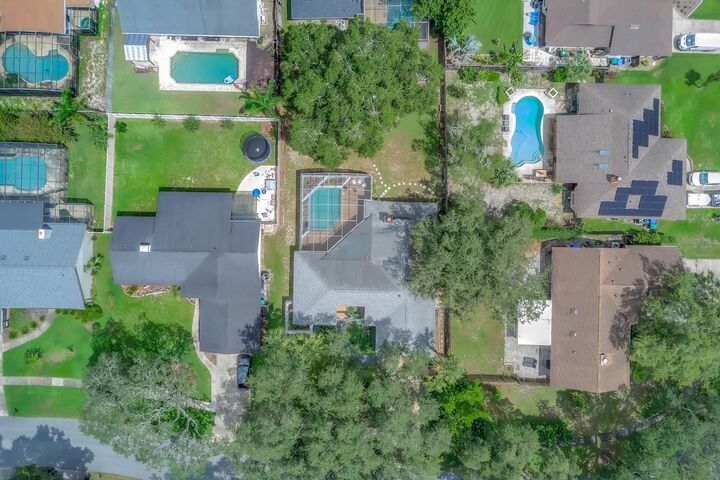 Property Photo: 381 Haverlake Circle FL 32712