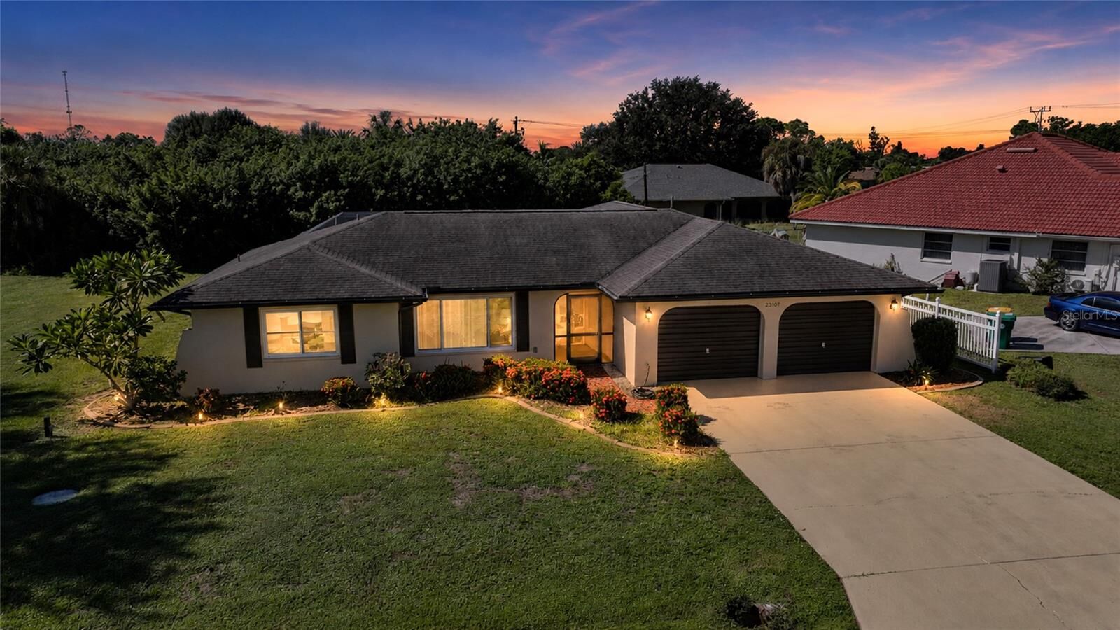 Property Photo: 23107 Maclellan Avenue FL 33980
