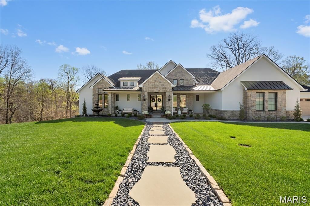 Property Photo:  142 Kingfisher Court  MO 63701 