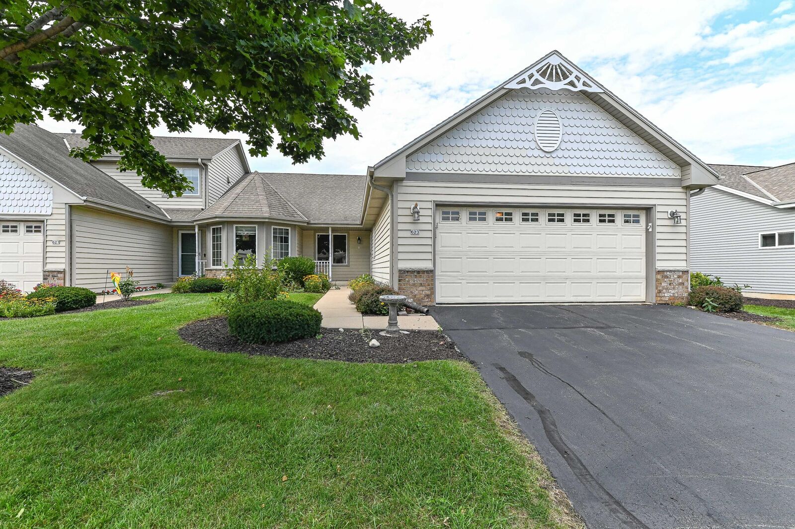 Property Photo: 623 Annecy Park Cir WI 53185