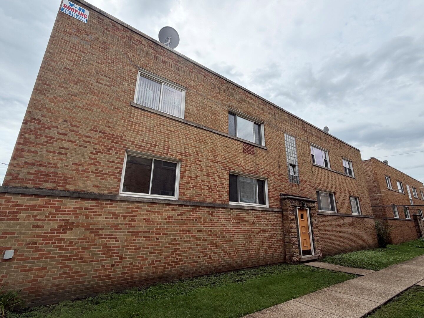 Property Photo: 6338 N Kedzie Avenue 2W IL 60659
