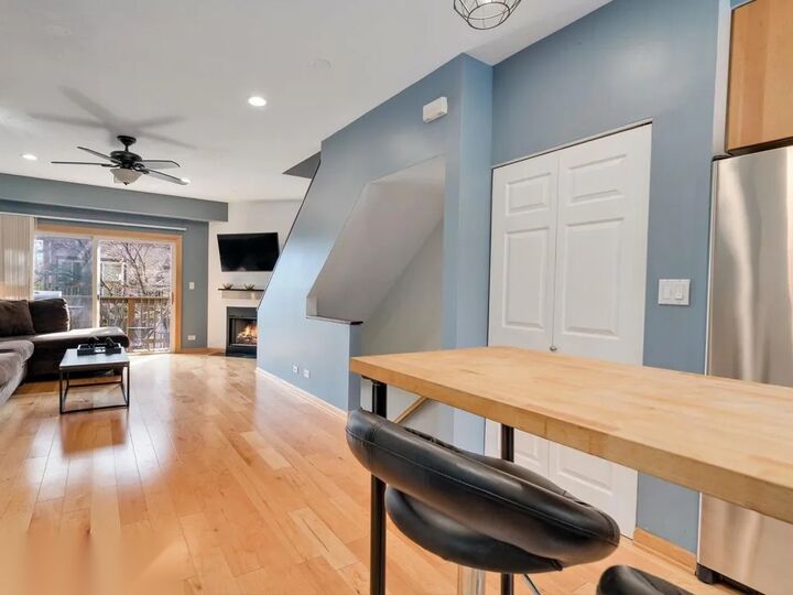 Property Photo: 1540 N Greenview Avenue F IL 60642